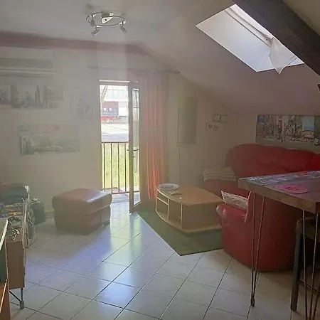 Apartment Confortable En Centre-ville + Parking Prive + Cour *