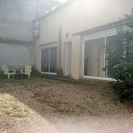 Apartment Confortable En Centre-ville + Parking Prive + Cour *