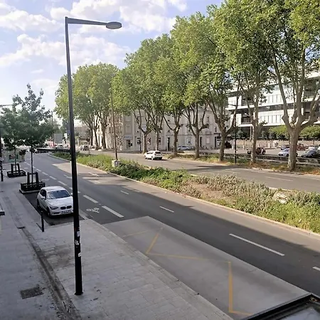 Confortable En Centre-ville + Parking Prive + Cour Apartment Angers